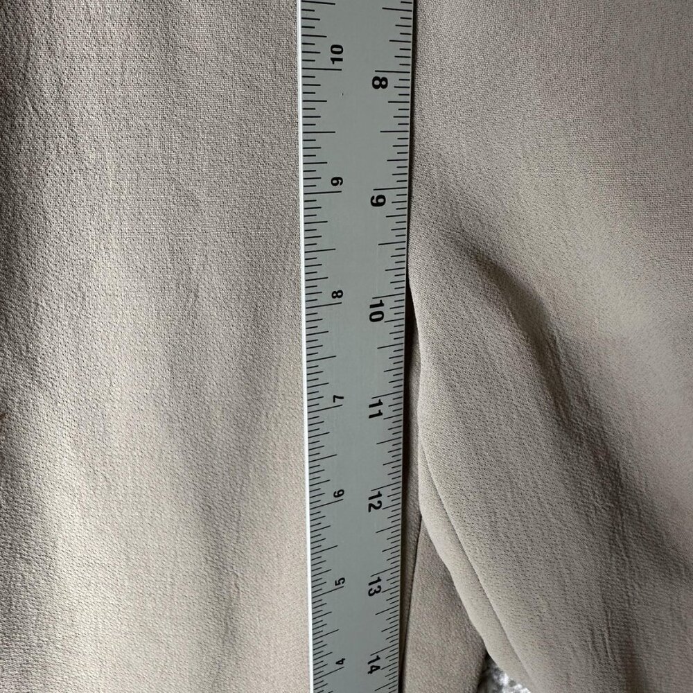 Aritzia Effortless Pants Womens 0 Short Beige Crepe Pleated Dress Trousers - Picture 4 of 8